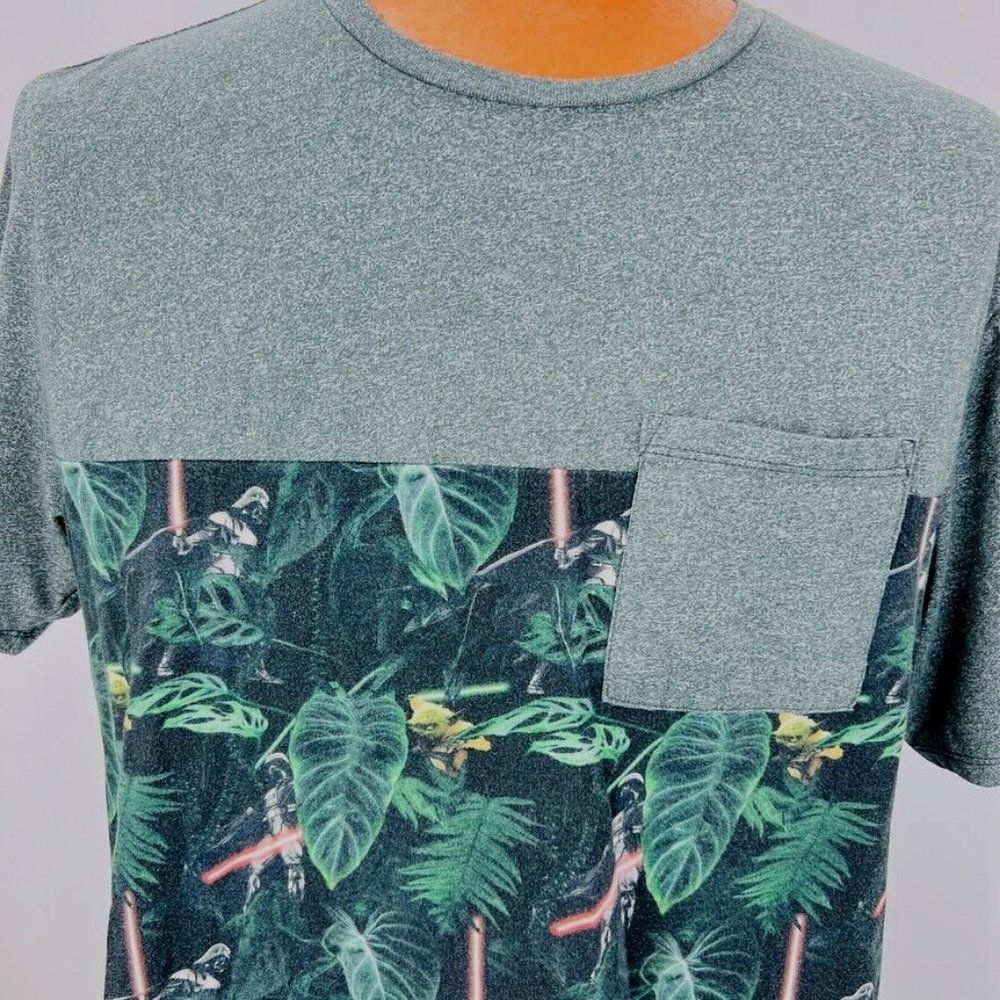 Star Wars Hawaiian Aloha T Shirt L Darth Vader Yoda LightSaber Palm Leaves
